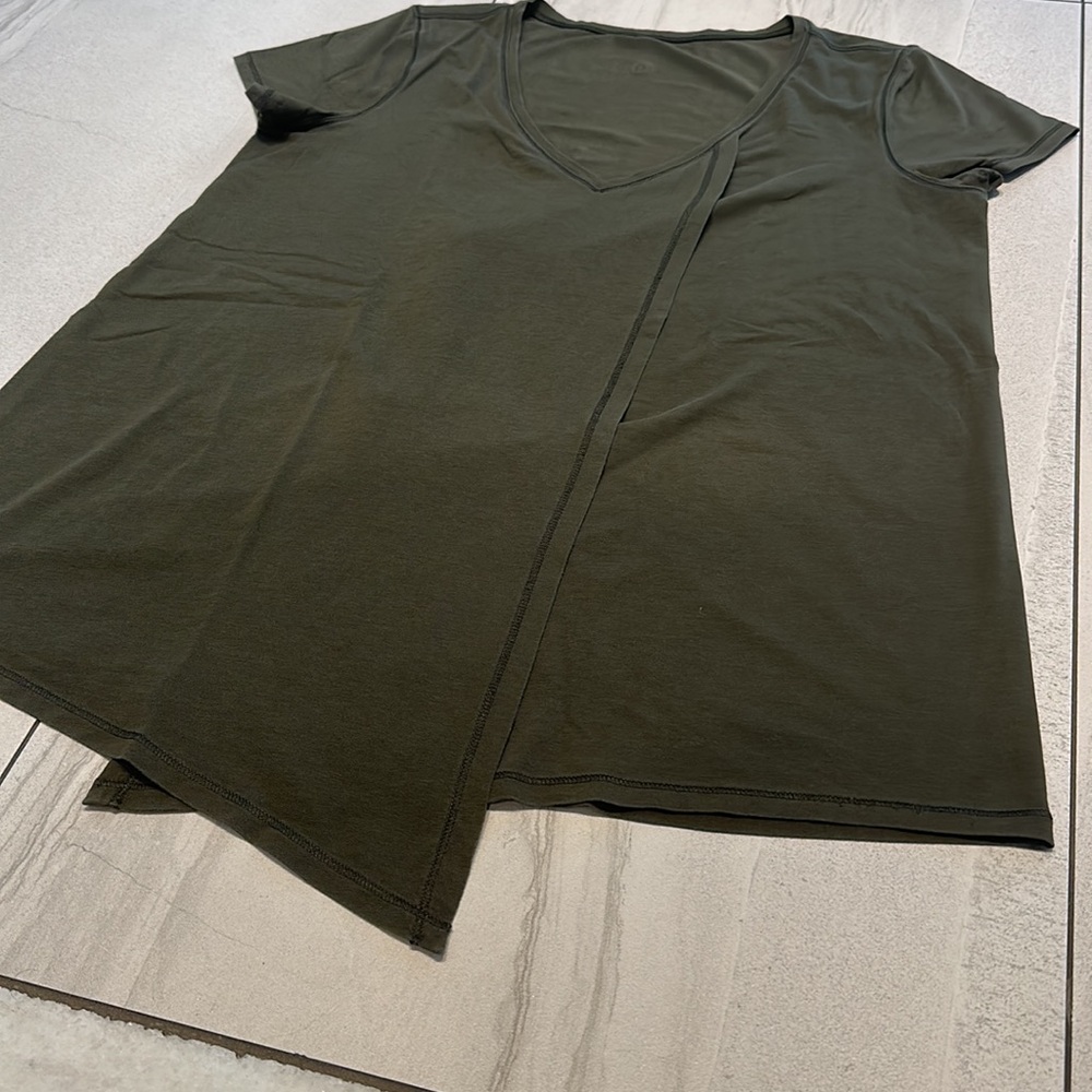 Lululemon Short Sleeve Top - Picture 2 of 5